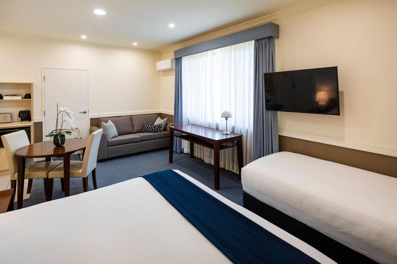 화케스버리 레이스 클럽 모텔 윈저 외부 사진 A room at the hotel