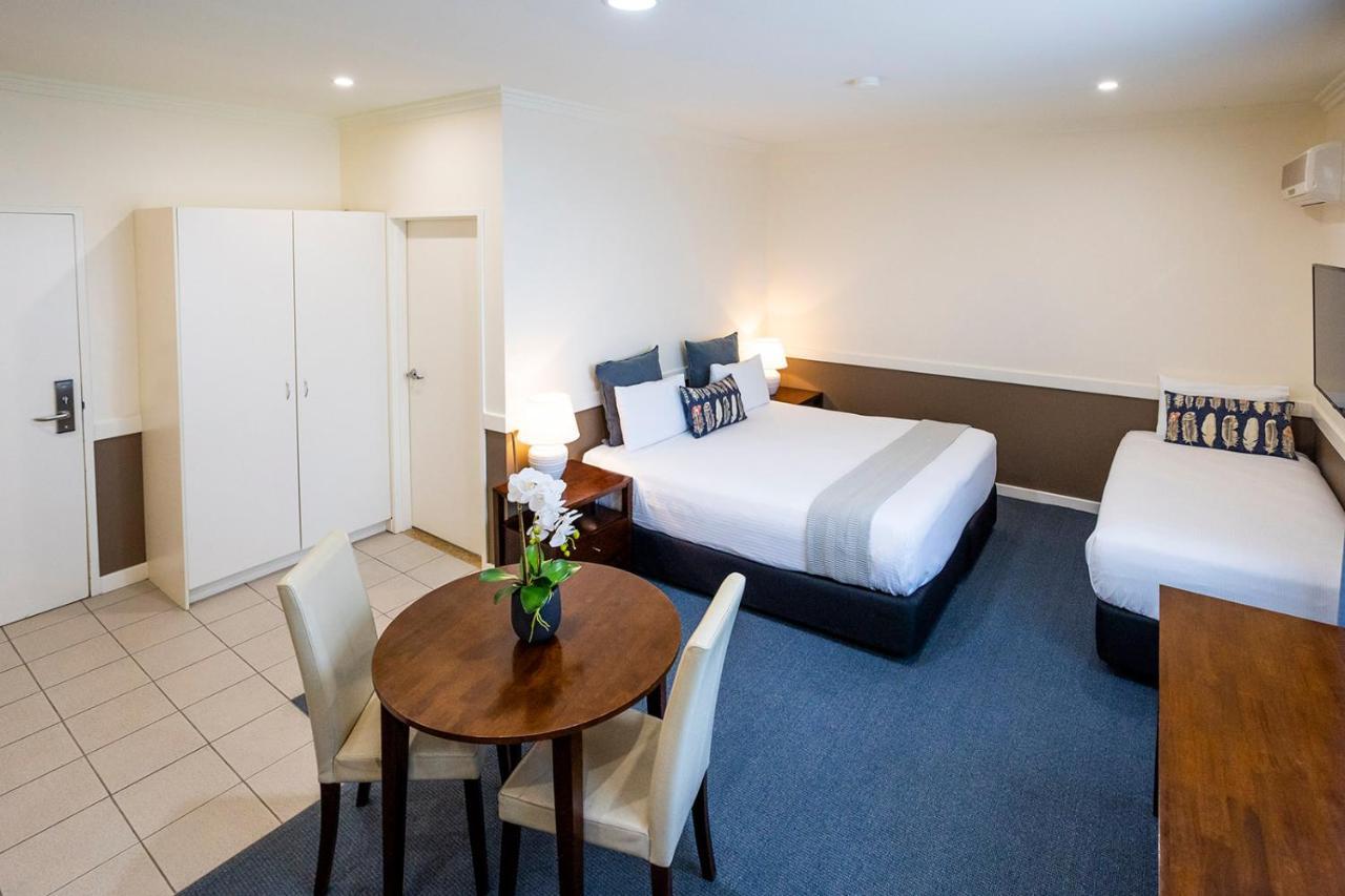화케스버리 레이스 클럽 모텔 윈저 외부 사진 A typical room at the hotel