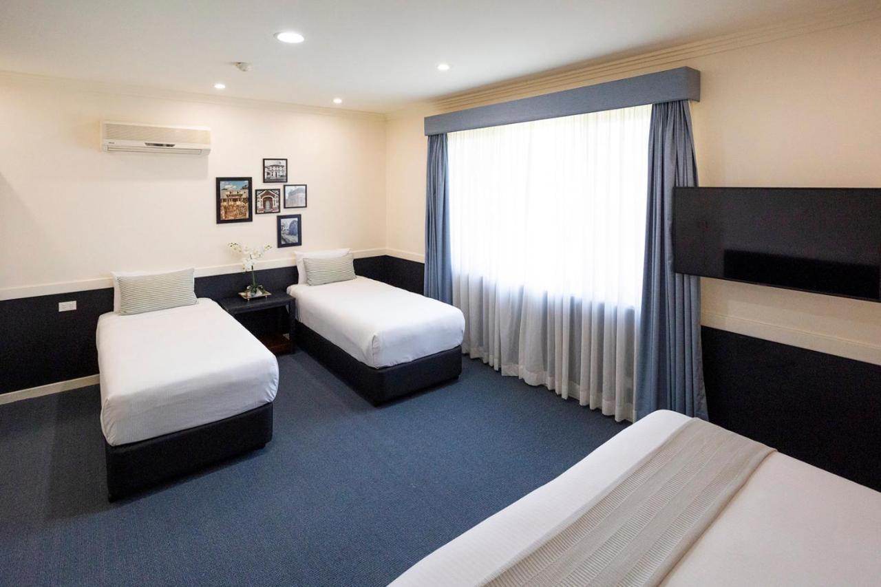 화케스버리 레이스 클럽 모텔 윈저 외부 사진 A typical room at the hotel
